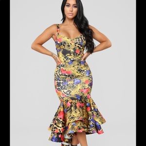 Fashionnova Nothing is impossible dress size small.